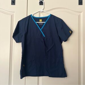 Women’s WonderWink Origins Navy Blue Scrub Top with Light Blue Trim Size M